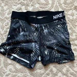 Black & White 3” Nike Pro Shorts